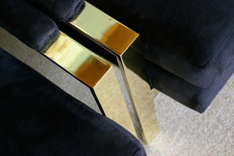 Pair of brass lounge chairs by Milo Baughman In Excellent Condition In San Juan Capistrano, CA