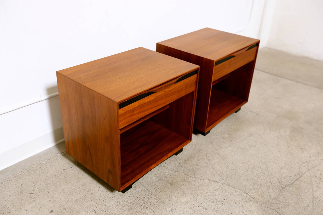 Pair of Nightstands by John Kapel for Glenn of California In Excellent Condition In Costa Mesa, CA