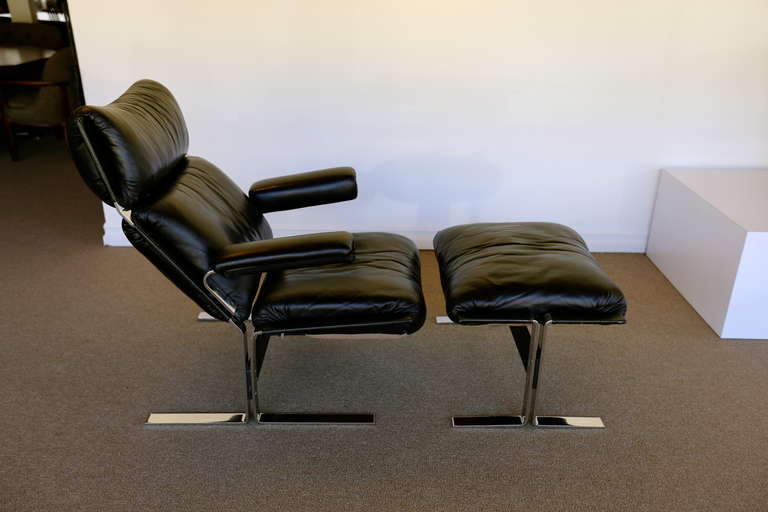 Leather Lounge Chair & Ottoman by Kipp Stewart In Excellent Condition In Costa Mesa, CA