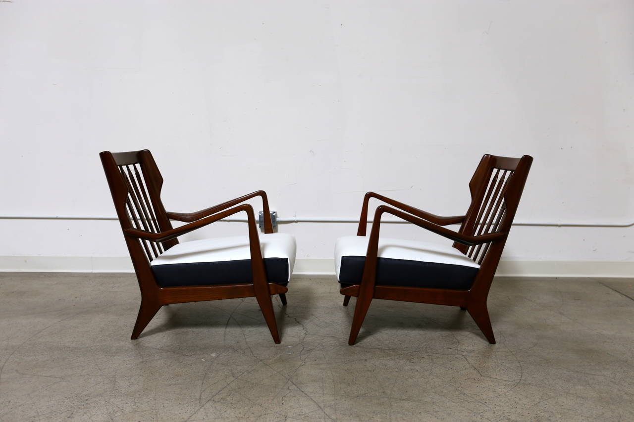 Mid-Century Modern Pair of Lounge Chairs by Gio Ponti Model No. 516, circa 1955