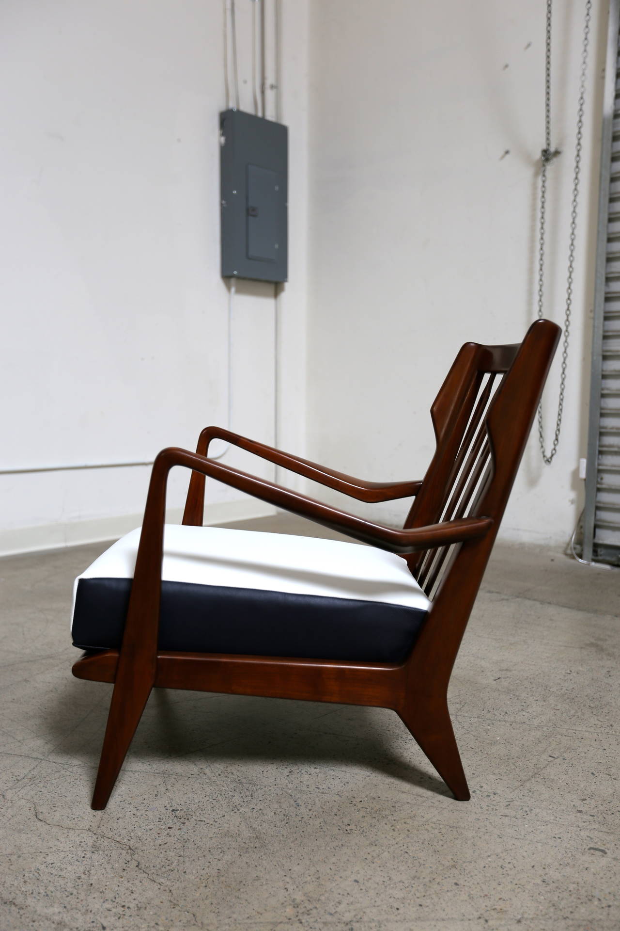 Leather Pair of Lounge Chairs by Gio Ponti Model No. 516, circa 1955