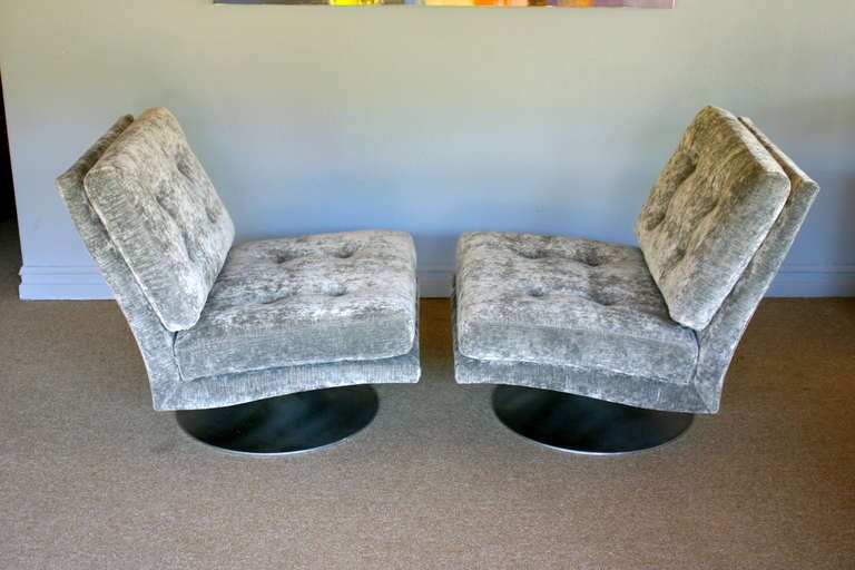 American Pair of Swivel & Tilt Lounge Chairs by Milo Baughman