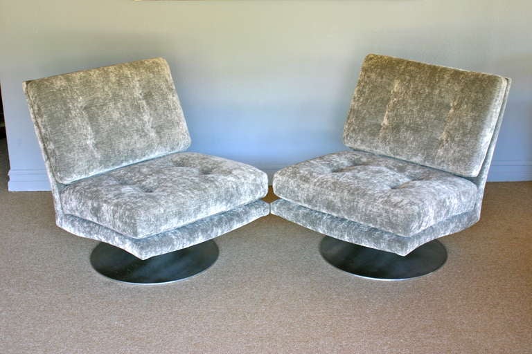 Mid-20th Century Pair of Swivel & Tilt Lounge Chairs by Milo Baughman