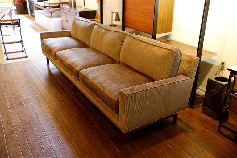 Long Sofa by Harvey Probber In Excellent Condition In Costa Mesa, CA
