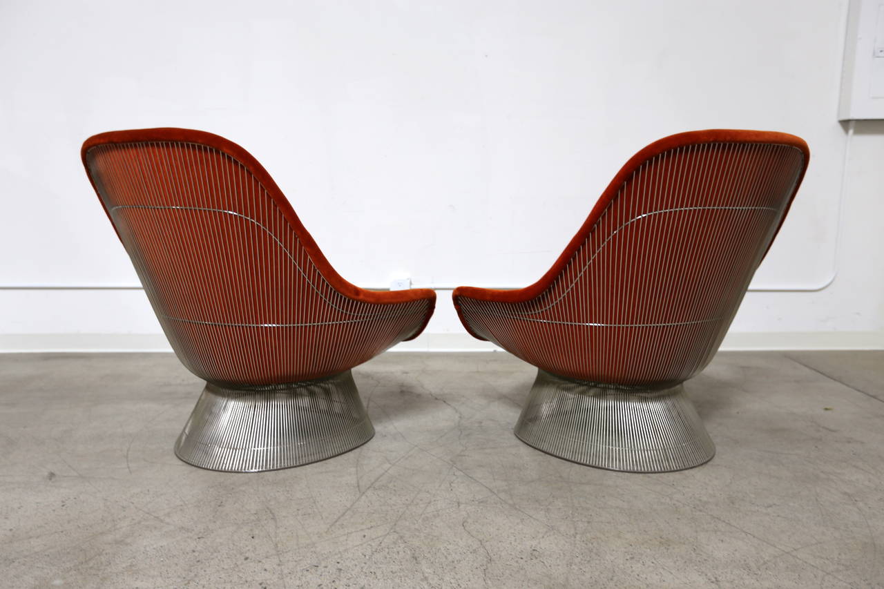 Pair of Burnt Orange Lounge Chairs by Warren Platner for Knoll, 1976 In Good Condition In Costa Mesa, CA