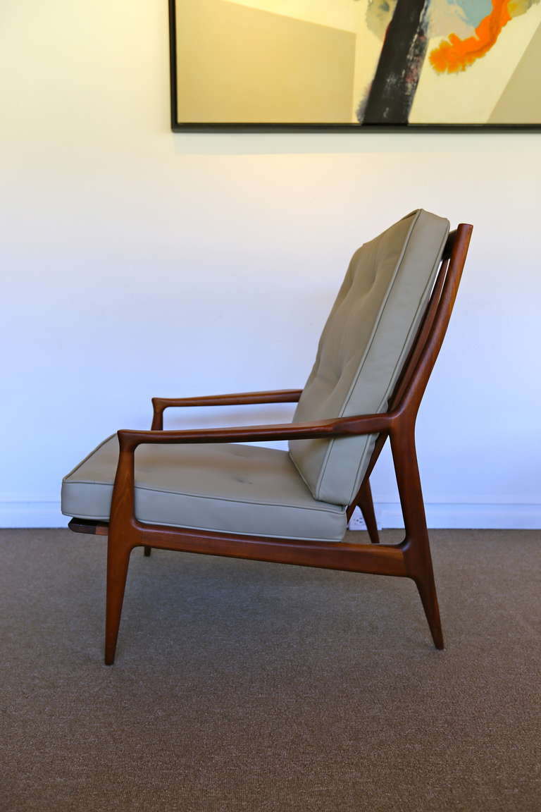 Walnut & Leather Lounge Chair by Milo Baughman for Thayer Coggin.  Circa 1950's.