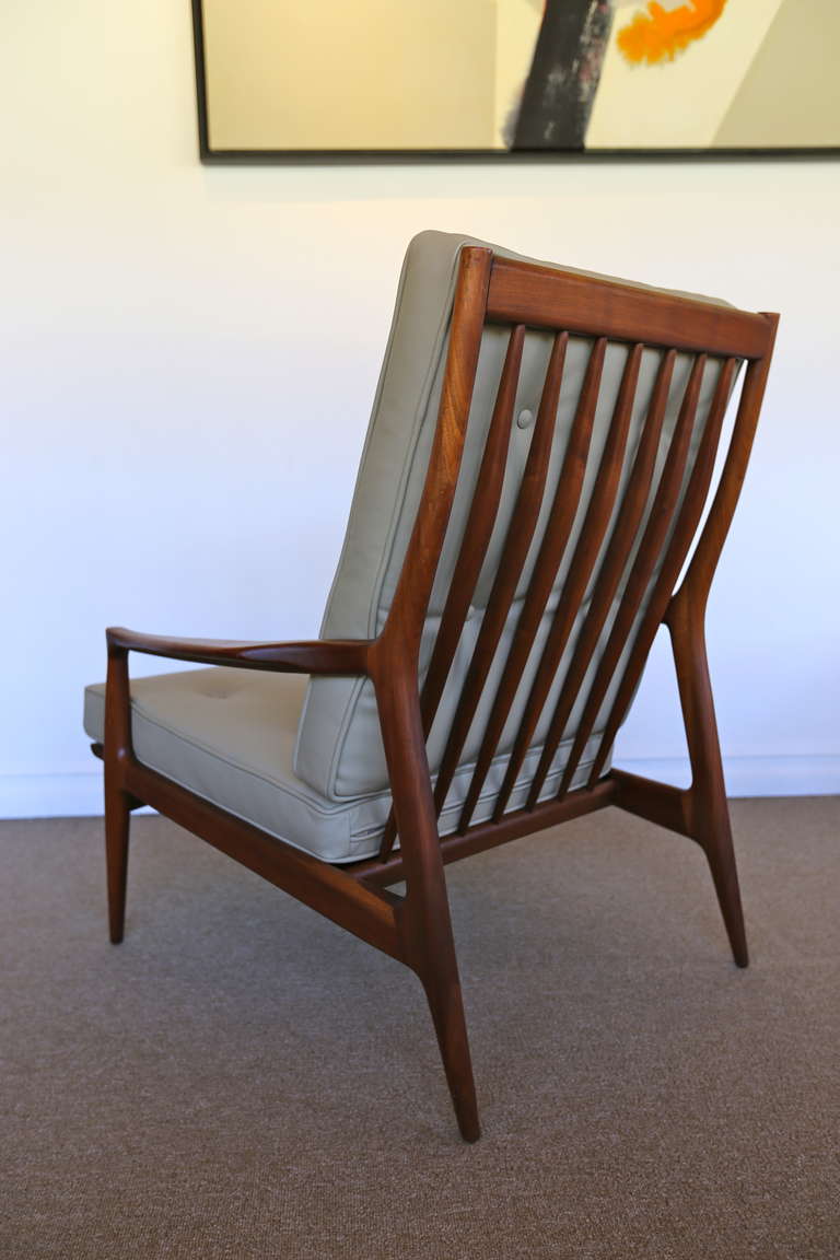 Walnut & Leather Lounge Chair by Milo Baughman In Good Condition In Costa Mesa, CA