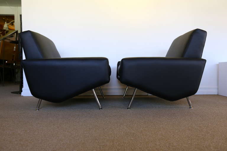 Mid-Century Modern Pair of Leather Lounge Chairs by Pierre Guariche for Airborne France