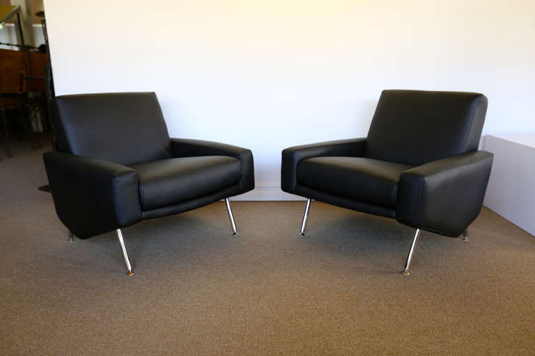 Pair of Leather Lounge Chairs by Pierre Guariche for Airborne France In Excellent Condition In Costa Mesa, CA