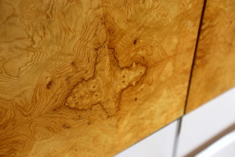 Mid-Century Modern Burled Elm Wood Credenza by Milo Baughman for Thayer Coggin