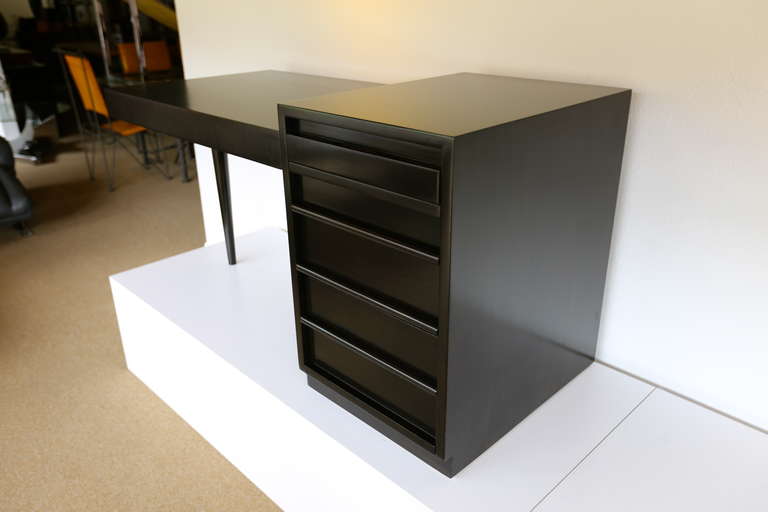 Ebonized desk by Robsjohn Gibbings for Widdicomb In Excellent Condition In Costa Mesa, CA