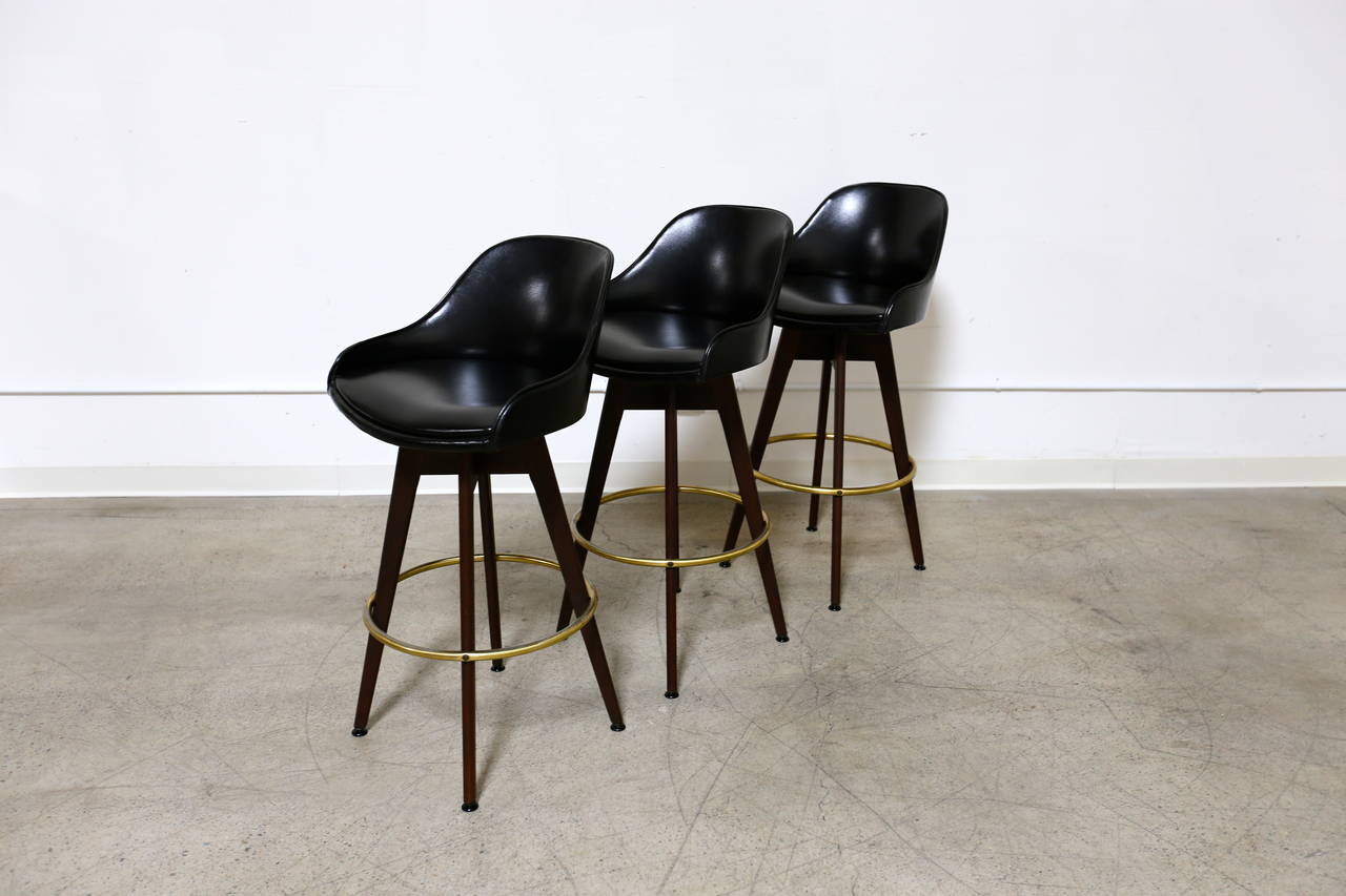 Set of Three Modernist Swivel Barstools In Good Condition In Costa Mesa, CA