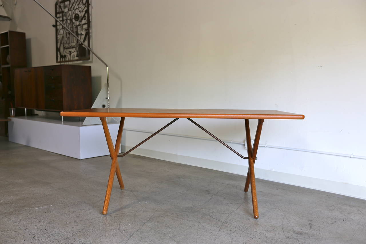 Hans Wegner AT 303 Cross-Leg Table