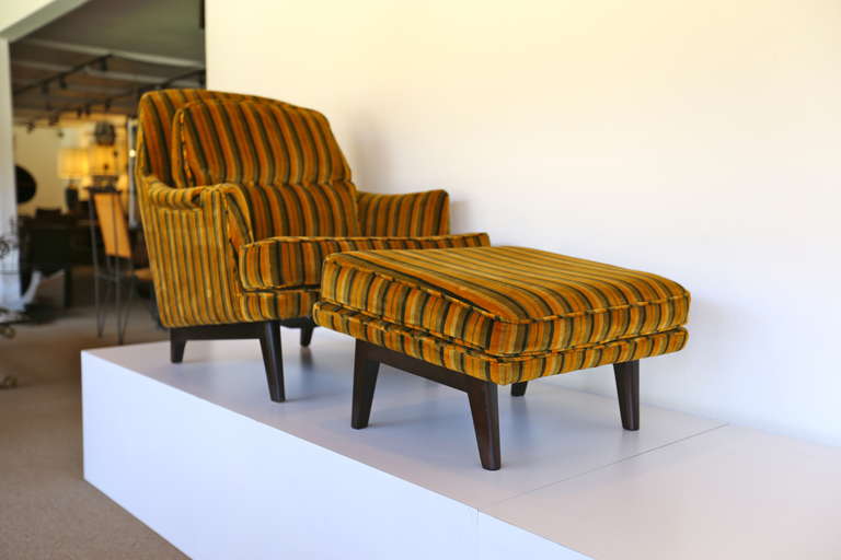 Mid-Century Modern Lounge Chair and Ottoman by Roger Sprunger for Dunbar