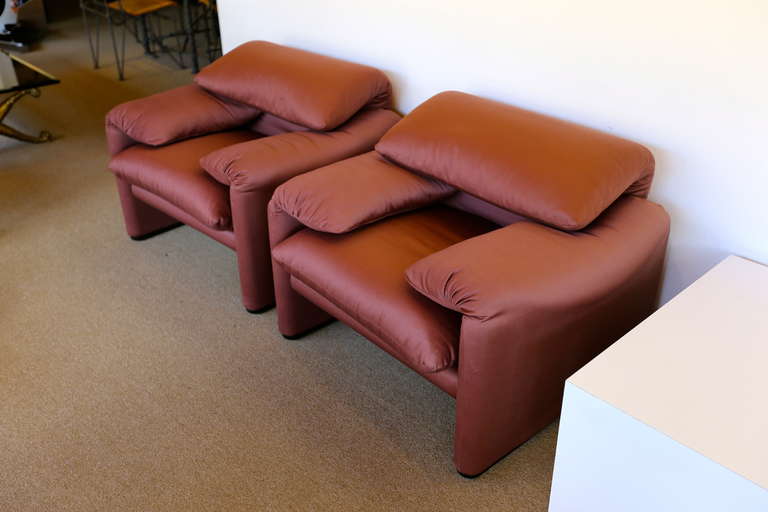 Italian Pair of Vico Magistretti Lounge Chairs for Cassina