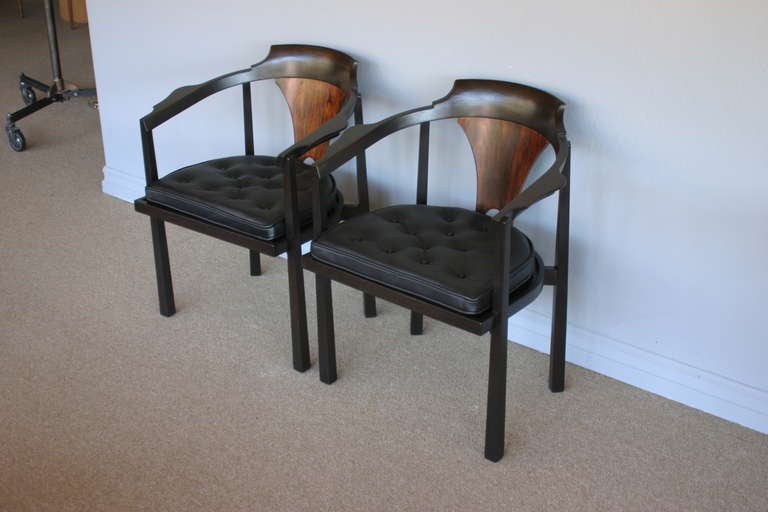 American Pair of horseshoe armchairs by Edward Wormley for Dunbar