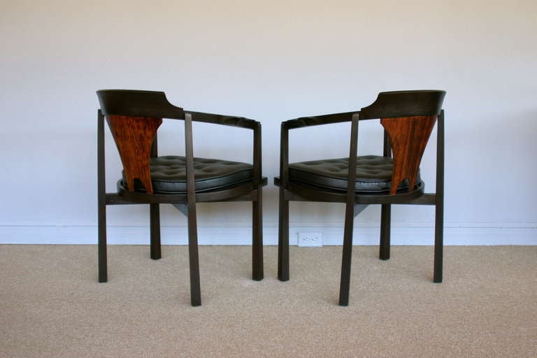 Mid-20th Century Pair of horseshoe armchairs by Edward Wormley for Dunbar