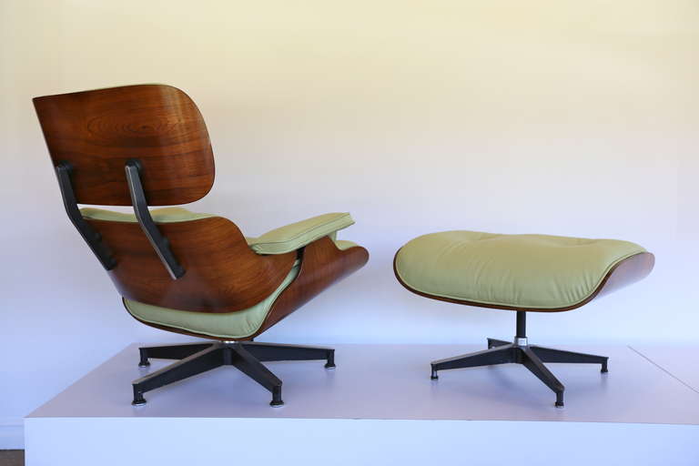 Mid-20th Century Pistachio Green Leather and Rosewood Lounge Chair by Charles Eames