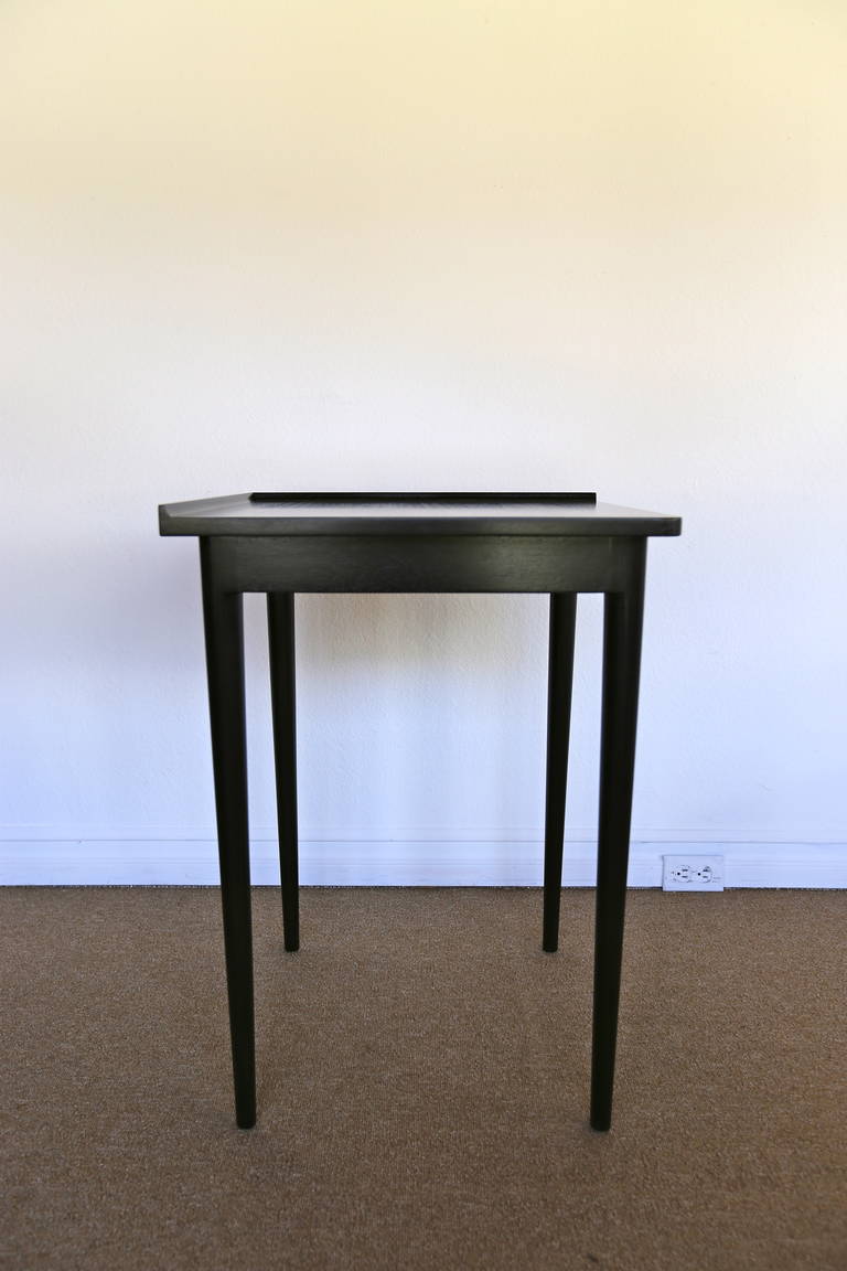 corner table tall