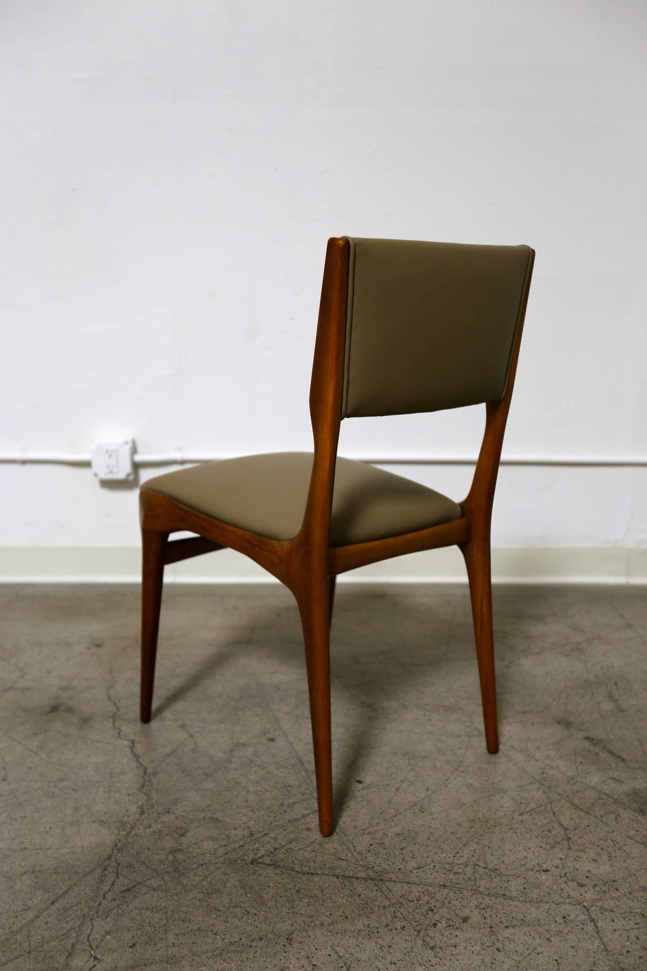 Leather Set of Six Sculptural Italian Dining Chairs by Carlo de Carli