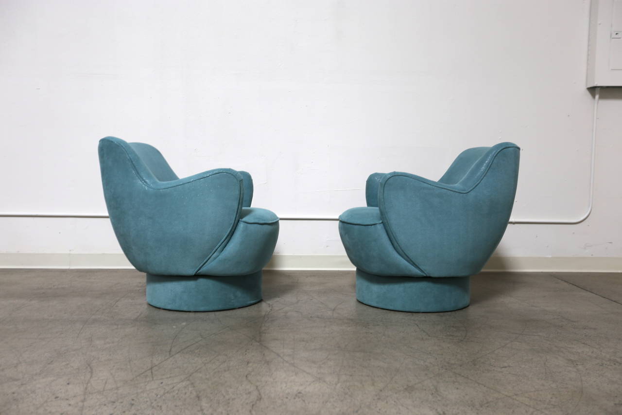 Mid-Century Modern Pair of Barrel Swivel Lounge Chairs by Vladimir Kagan for Directional
