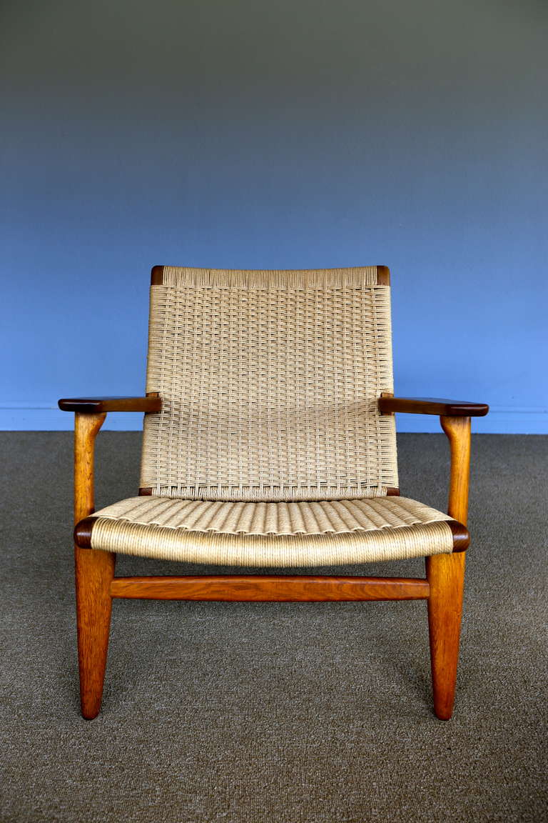 Mid-20th Century CH 25 lounge chair by Hans Wegner for Carl Hansen