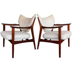 Pair of sculptural lounge chairs by Peter Wessel