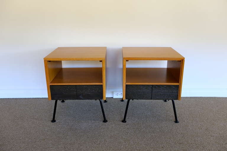 Pair of nightstands designed by Raymond Loewy In Excellent Condition In Costa Mesa, CA