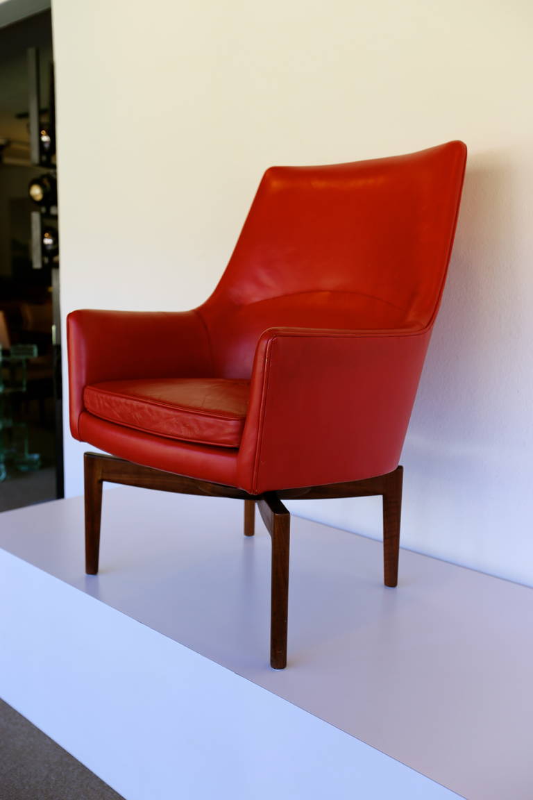 American High Back Leather Swivel Lounge Chair by Jens Risom