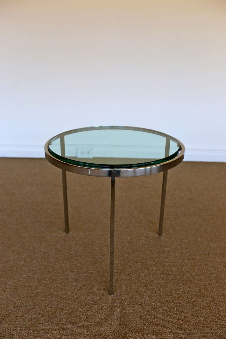 Round Chrome & Glass side table In Excellent Condition In San Juan Capistrano, CA