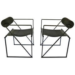 Ein Paar Seconda 602 Sessel des Architekten Mario Botta