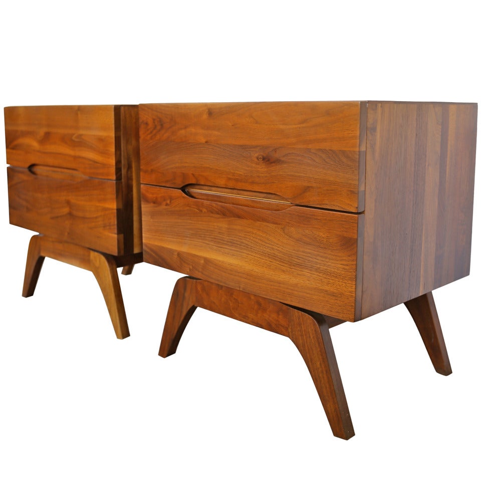 Pair Of Solid Walnut Nightstands With Sculptural Legs