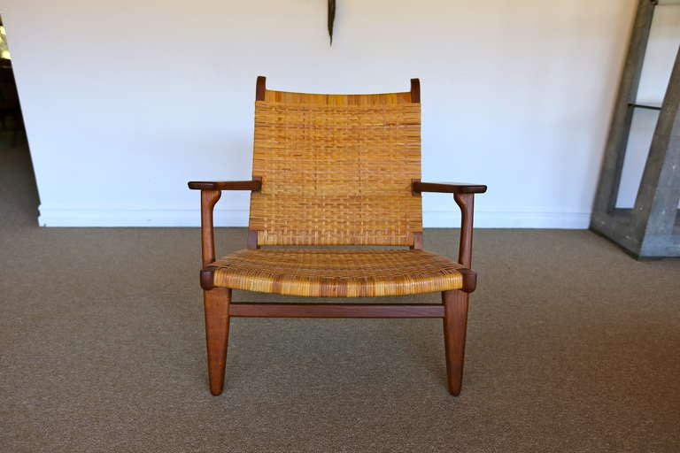 Hans Wegner CH27 Lounge Chair In Excellent Condition In Costa Mesa, CA