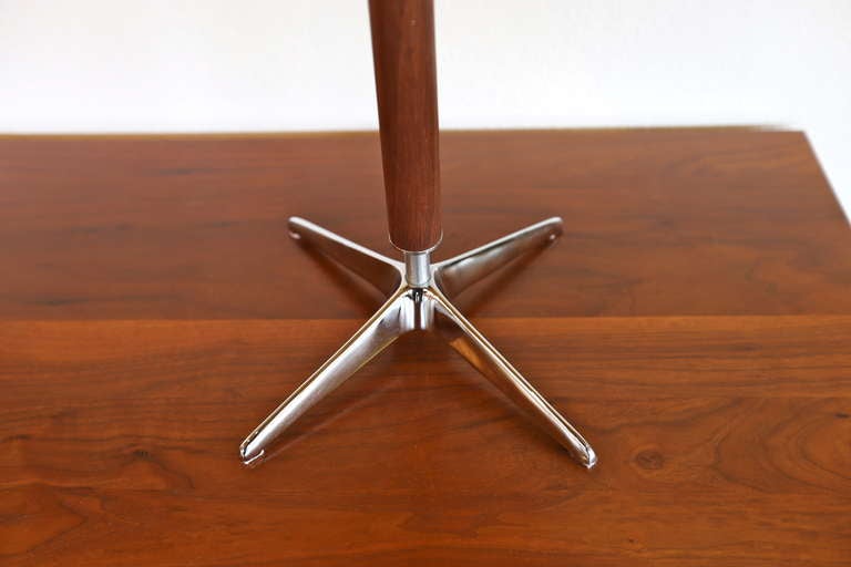 Walnut & Chrome Table Lamp by Lightolier In Excellent Condition In Costa Mesa, CA