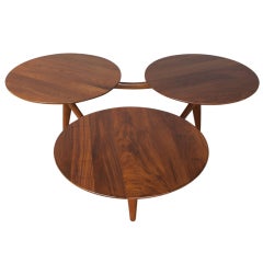 Table basse en noyer massif Att : Greta Grossman