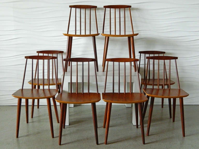 The J77 dining chairs were the result of Danish designer Folke Palsson's strong desire to create 