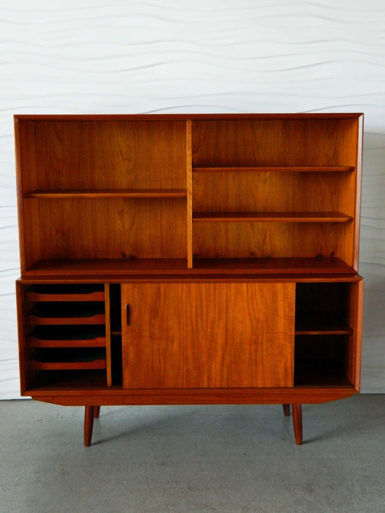 Danish Modern Teak Sideboard with Hutch In Good Condition In Baltimore, MD