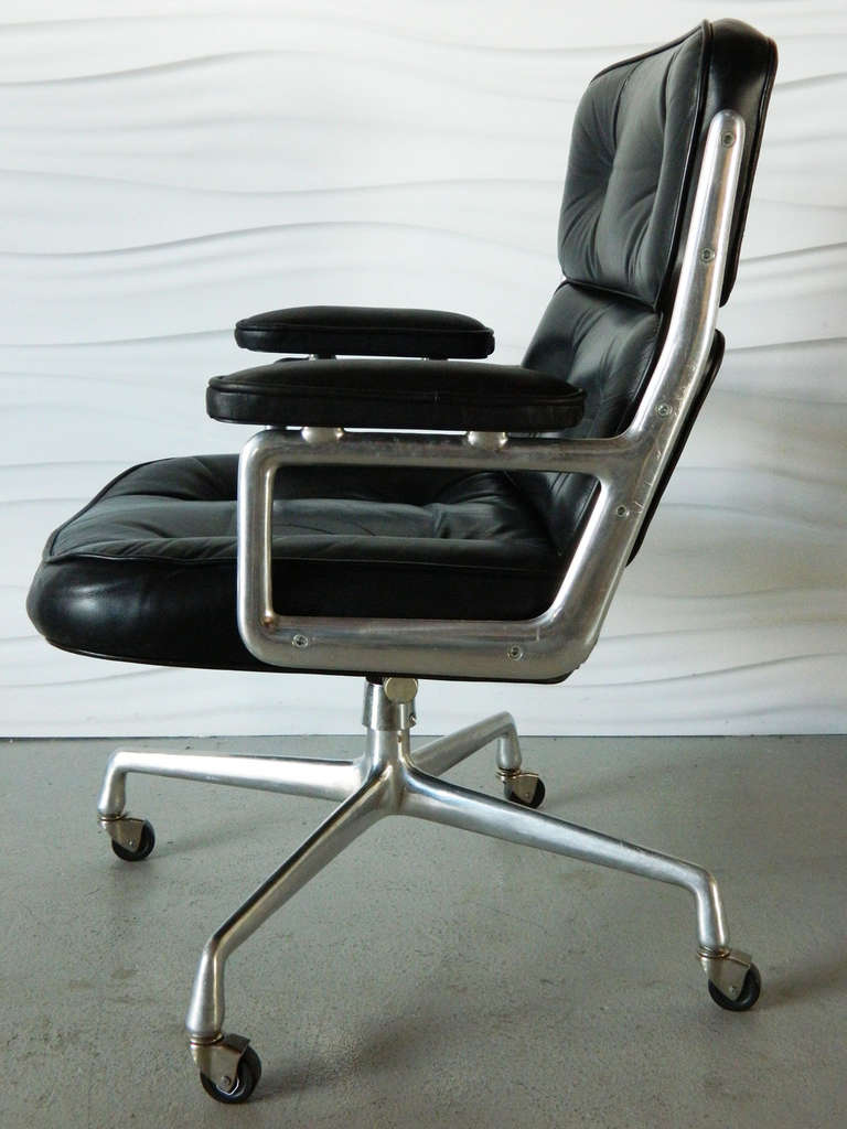 American Charles Eames Time Life Executive Chair