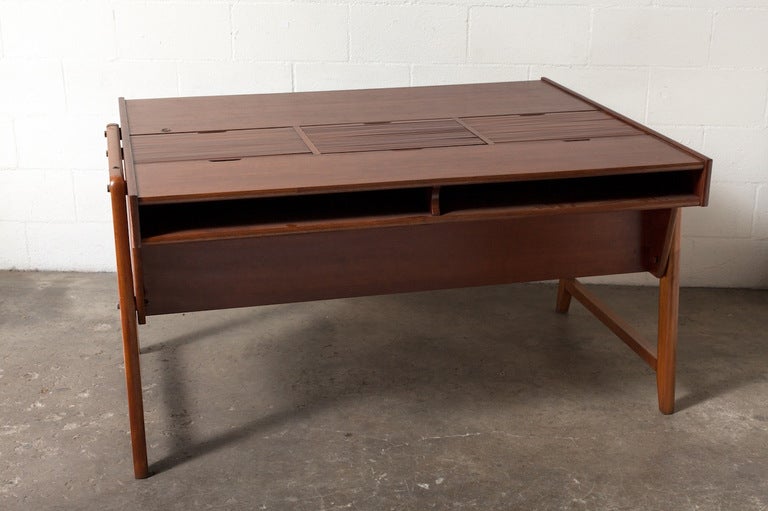 Oak Extravagant Professional Desk with Tambourd Top File Cabinets