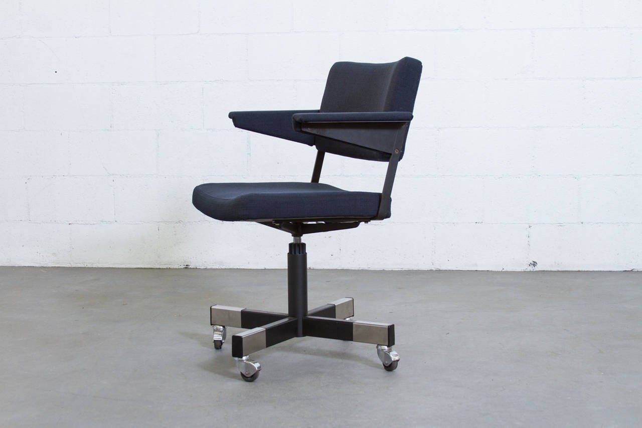 A.R. Cordemeier for Gispen Rolling Office Chair In Good Condition In Los Angeles, CA