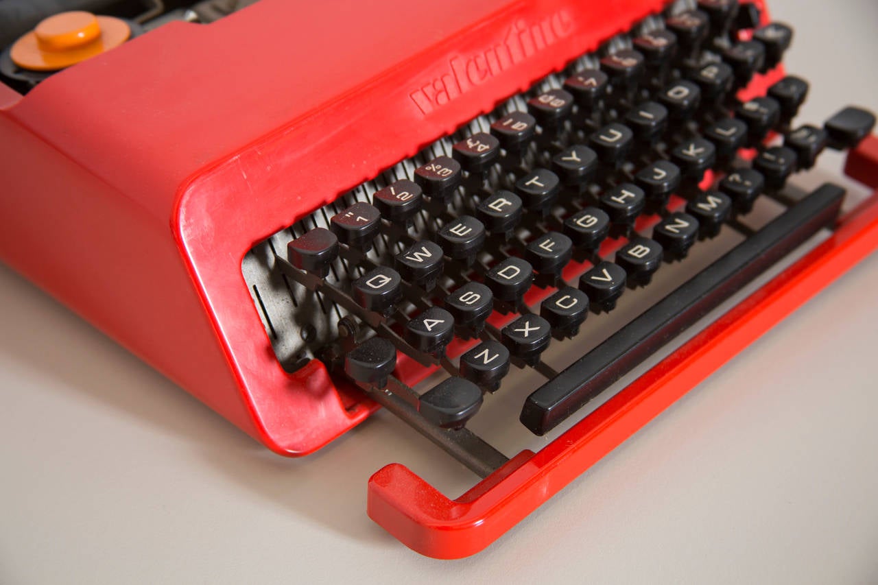 Olivetti Valentine Typewriter by Ettore Sottsass and Perry King, 1969 1