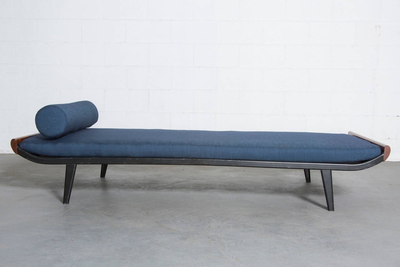Long and Wide Cleopatra Daybed by A.R. Cordemeijer for Auping, 1960s with Teak Ends and Charcoal Enameled Metal Frame with 