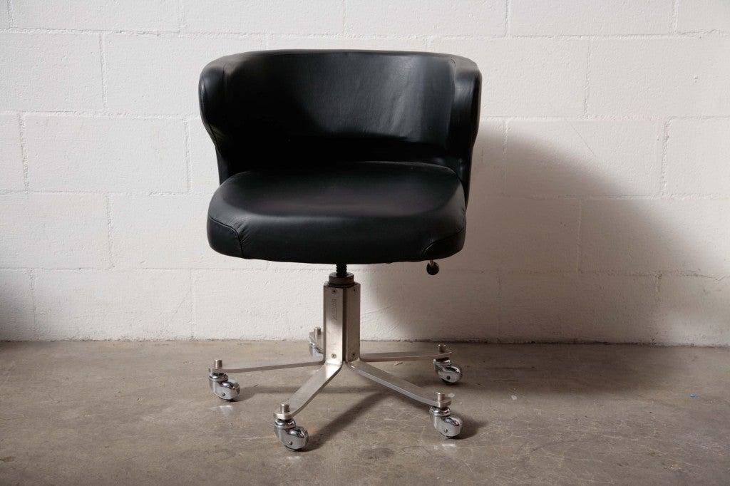 Forma Nova Leather Rolling Office Chair