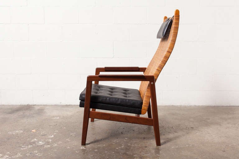 Mid-Century Modern Muntendam Midcentury Rattan Lounge Chair