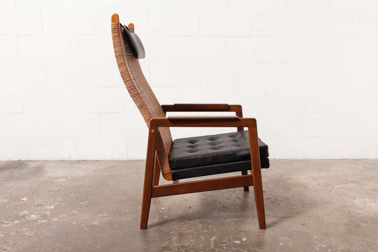 Muntendam Midcentury Rattan Lounge Chair In Good Condition In Los Angeles, CA