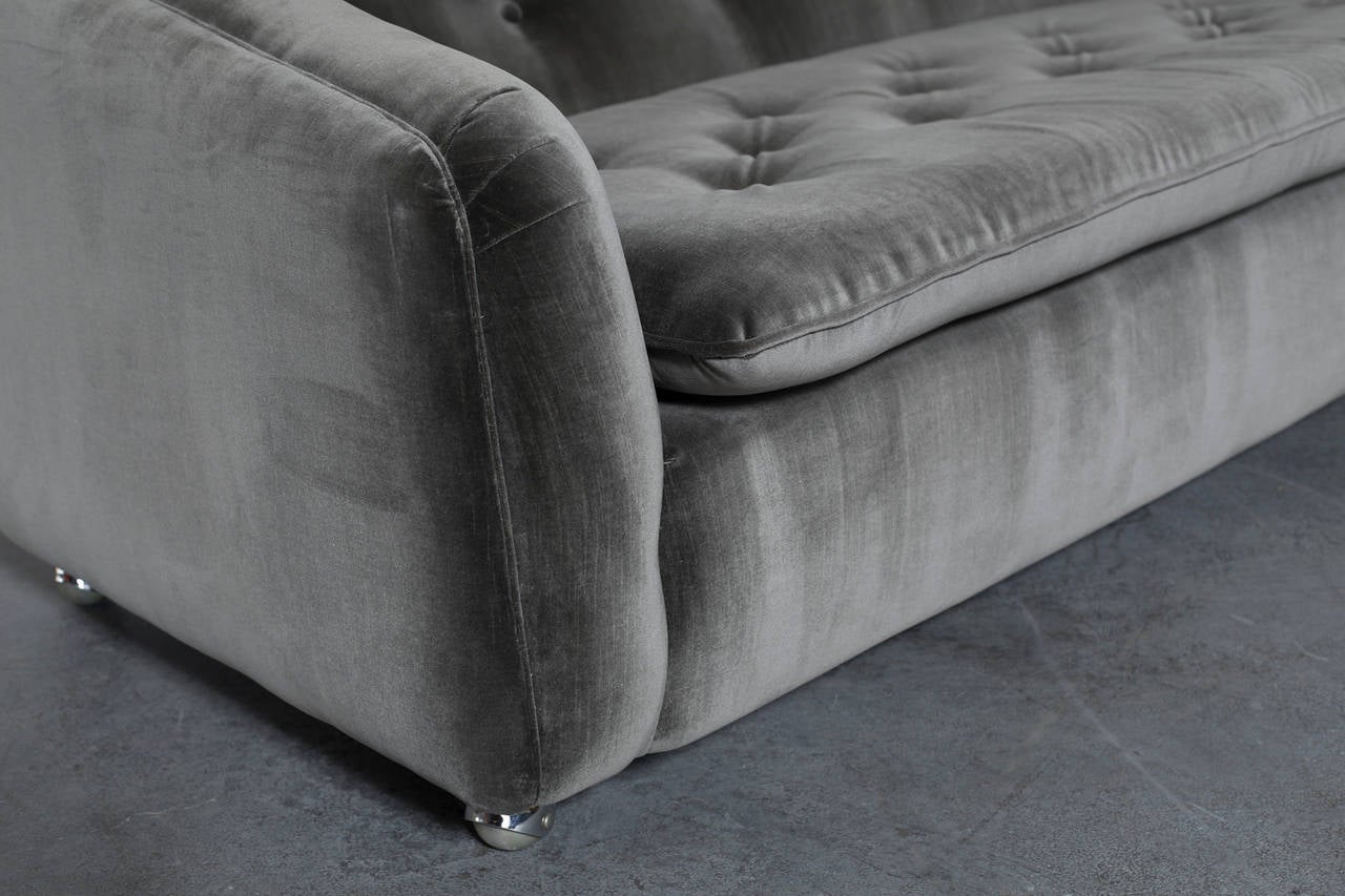 Artifort Grey Velvet Tufted Rolling Sofa 1