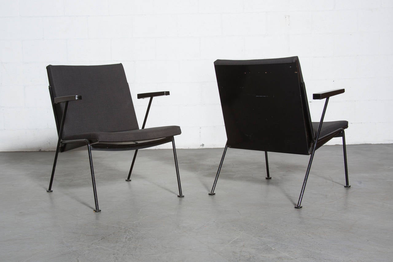 Mid-Century Modern Pair of Ahrend de Cirkel Oase Lounge Chairs by Wim Rietveld