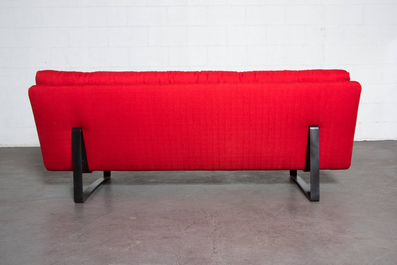 Enameled Kho Liang le Tufted Red Upholstered 'Model 662' Sofa for Artifort w/ Black Frame For Sale