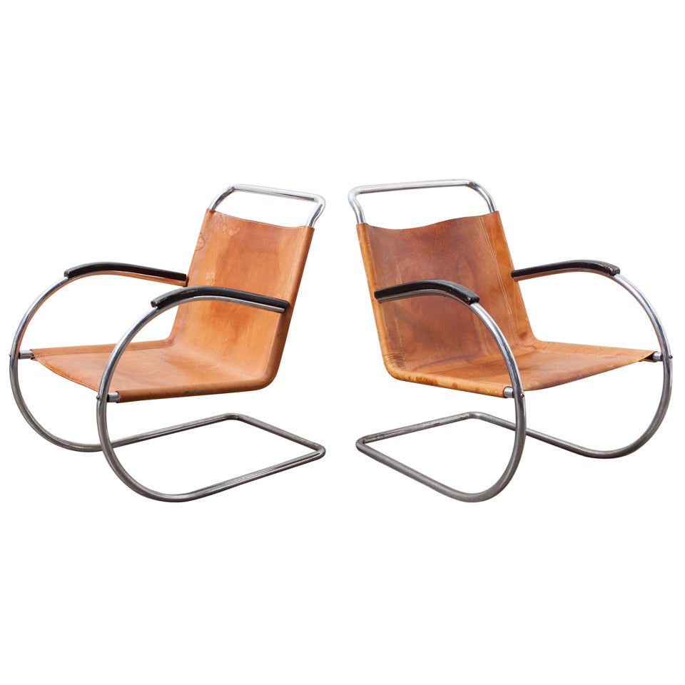 Pair of Bauhaus Style Leather and Chrome Lounge Chairs at 1stDibs