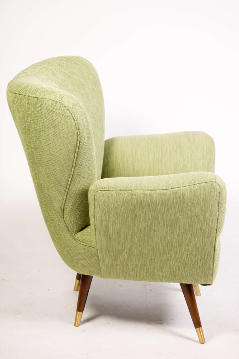 Pair of Italian Mid-Century Wingback Armchairs In Excellent Condition In New York, NY